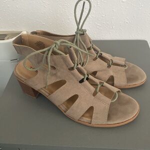 Torrid heels taupe color